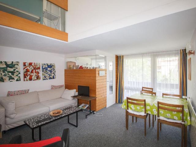 Appartement 3.5 04, 3.5 Zimmer Attikawohnung auf 2 Etagen, 2 Balkone Nord mit schöner Aussicht