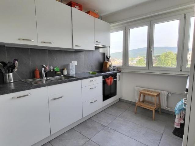 Appartement 3,5 pièces de 84 m2 au 6ème étage avec ascenseur