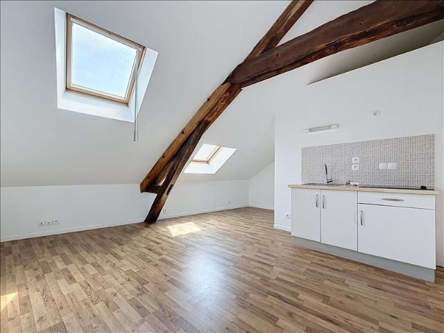 Appartement 3ème étage 27,65 m2 2 pièces Non meublé
