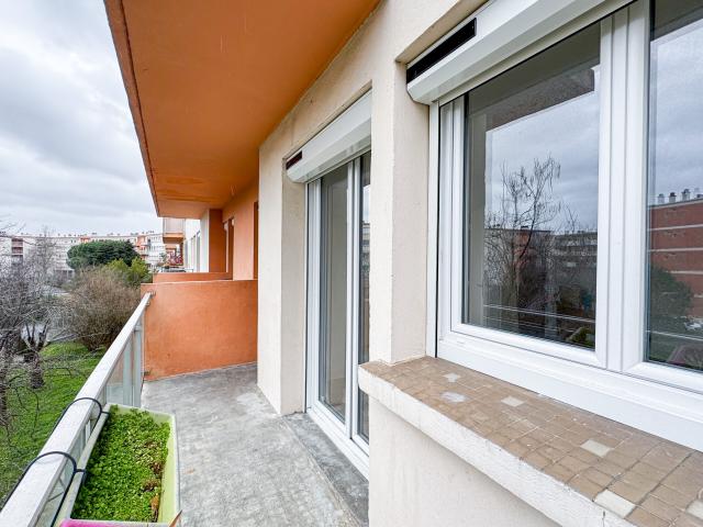 APPARTEMENT T3 58m2 AVEC GARAGE, 2EME ETAGE, TRAVAUX RECENTS ETC.