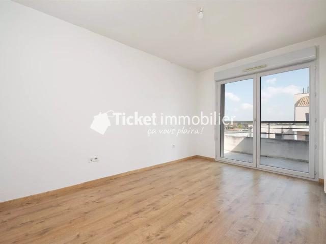Appartement T3 61m2 Cornebarrieu Avec Balcon, Deux Places De. 60m² Cornebarrieu