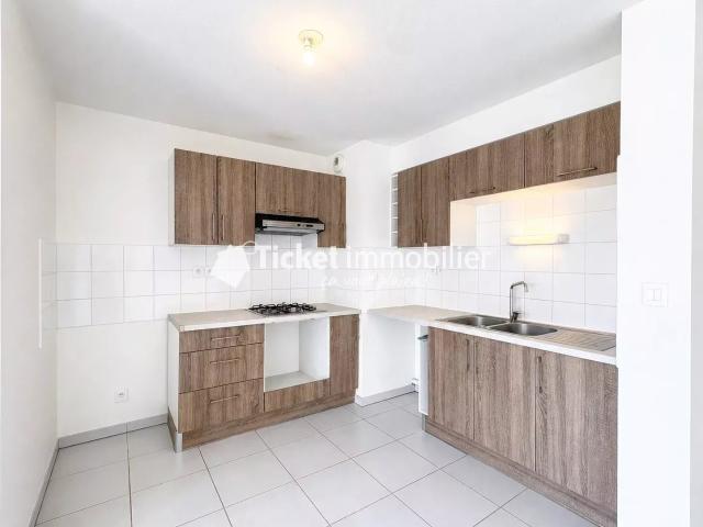 Appartement T3 61m² Tournefeuille Avec Balcon, Deux Places D. 60m² Tournefeuille
