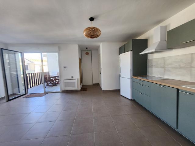 Appartement T3 64 m2 avec terrasse, ascenseur et garage à Châteauneuf de Gadagne proche L'Isle sur la Sorgue