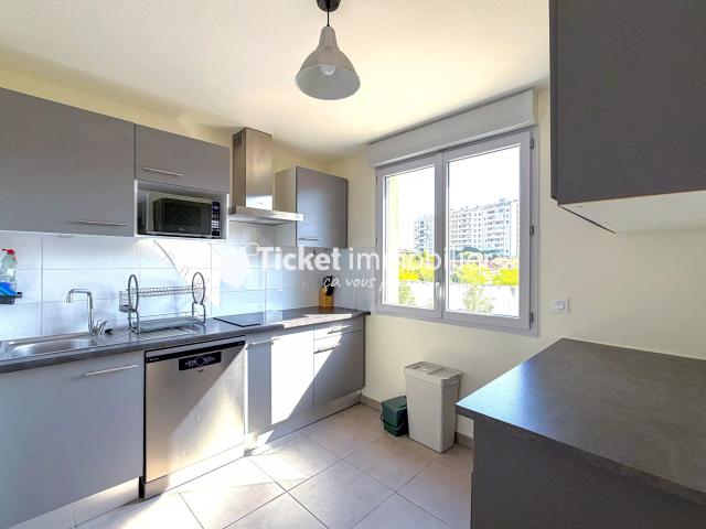 APPARTEMENT T3 65m2 LOCATION MEUBLÉE CLIMATISATION COPROPRIÉTÉ 2021 PLACE EN SOUS SOL ETC