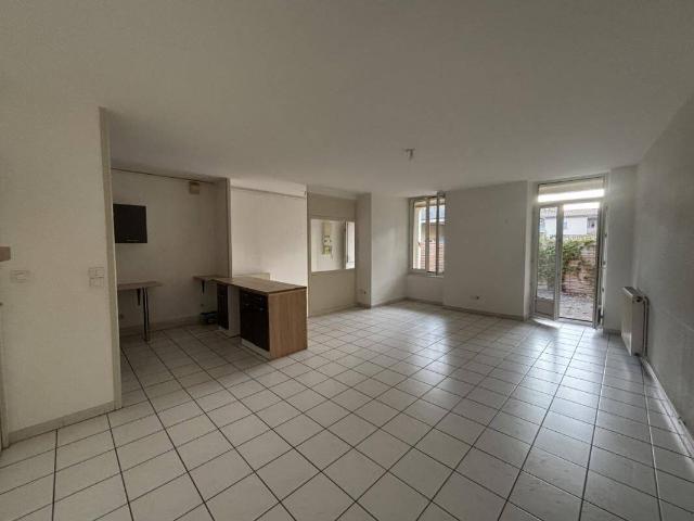 APPARTEMENT T3 73 M² AVEC GARAGE ET CAVE