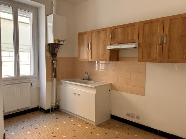 Appartement T3, 70 m2 en rez de chaussée, centre ville Argenton sur Creuse