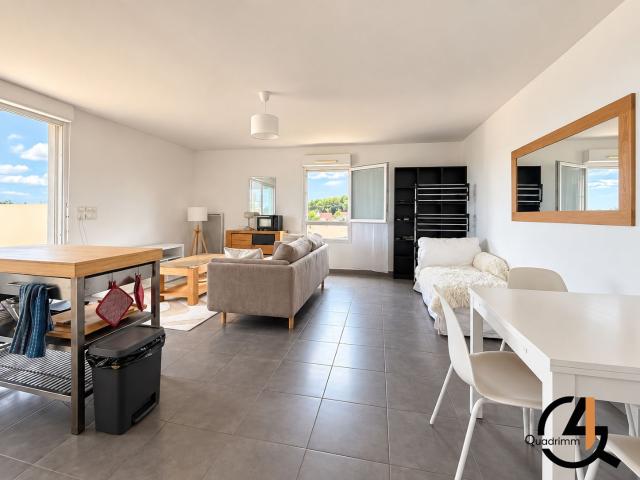 Appartement T3 70 m2 meublé + Terrasse et Parkings