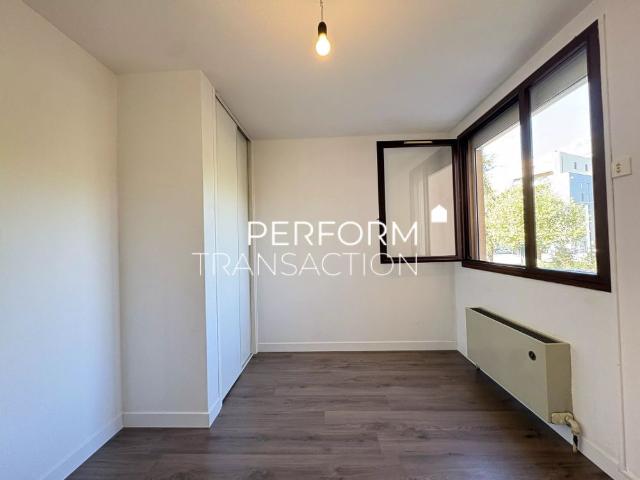Appartement T3 70 m² avec terrasse 25 m², parking et cave