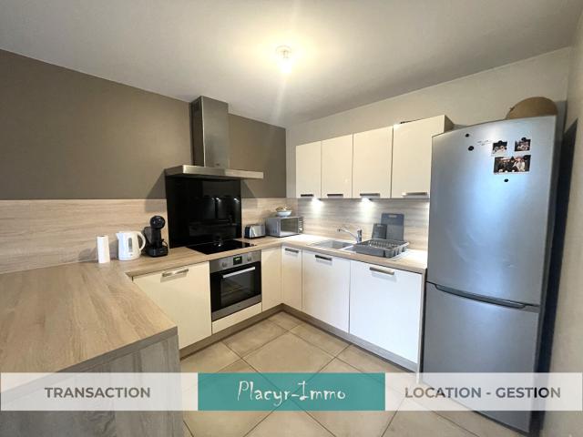 Appartement T3 70 m² avec terrasse et garage