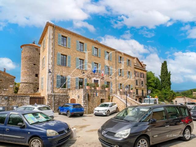 APPARTEMENT T3 – 71 m² + GRENIER DE 20 m² – À RAFRAÎCHIR – C. 91m² Callian