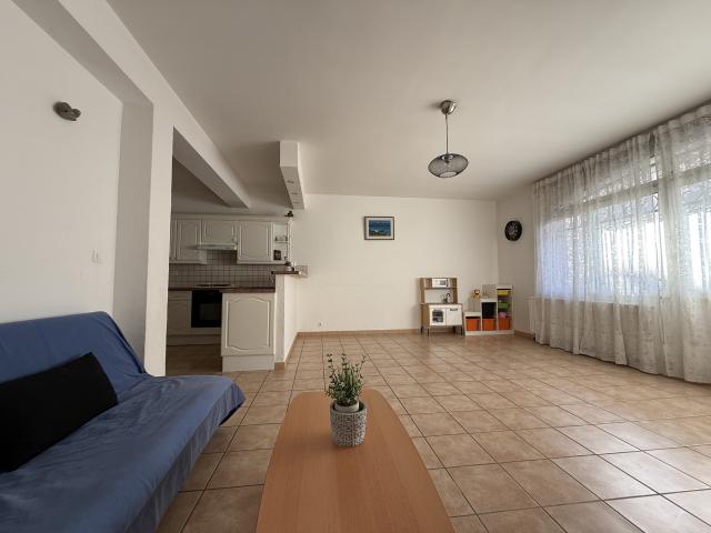 Appartement T3 71m2 rez de chaussée Arles