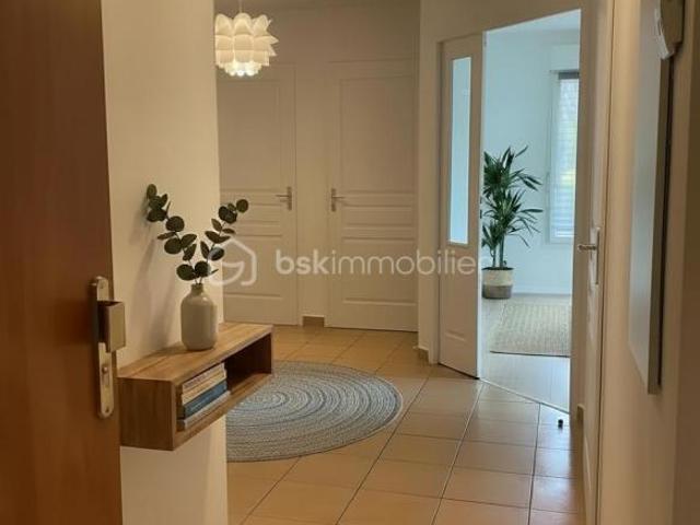 APPARTEMENT T3 72 M2, AVEC TERRASSE, BALCON ET GARAGE AU CŒUR DE LINSELLES