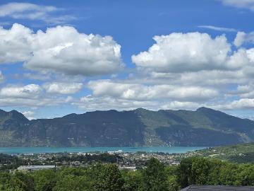 Appartement T3 77m2 avec terrasse et jardin PUGNY CHATENOD