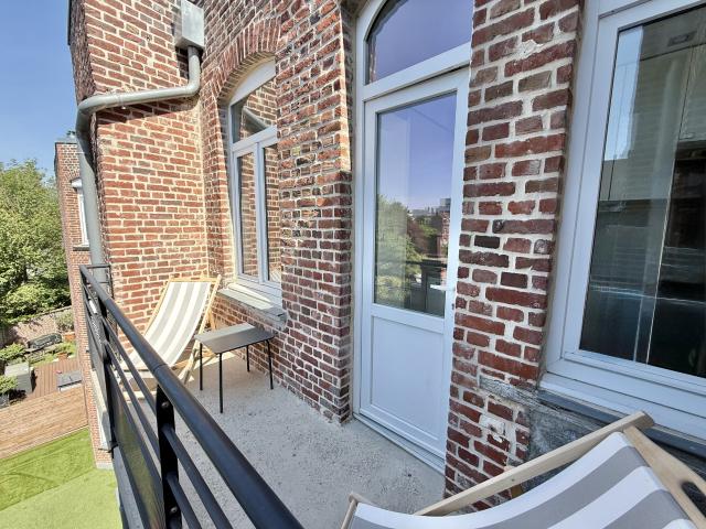 Appartement T3 75m2 au pied du tramway avec terrasse
