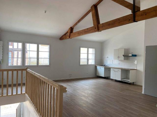 Appartement T3 80 m² 720 € avec garage