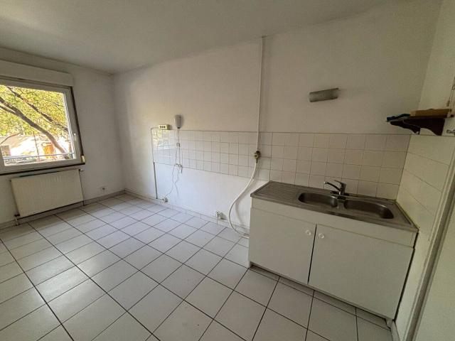 APPARTEMENT T3 80M² ISLE SUR LA SORGUE AVEC PARKING ET BALCON