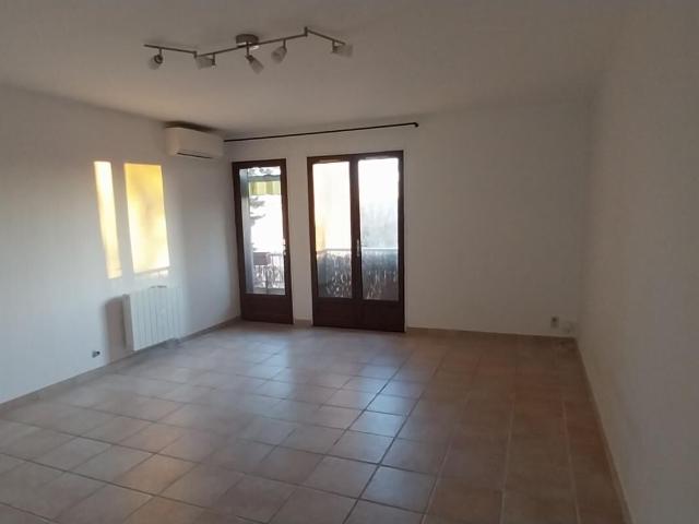 Appartement T3 84120 PERTUIS À Louer