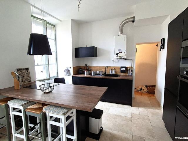 Appartement T3 86 M²,lumineux au coeur d'Orange, vue except. 87m² Orange