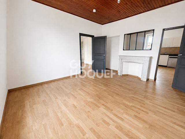 Appartement T3 90 m² en location à HOMPS