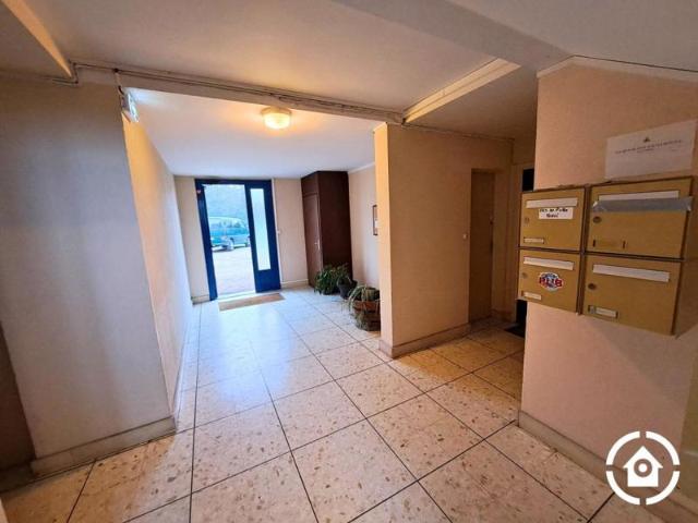 Appartement T3 1er étage avec locataires 2 Chambres ba