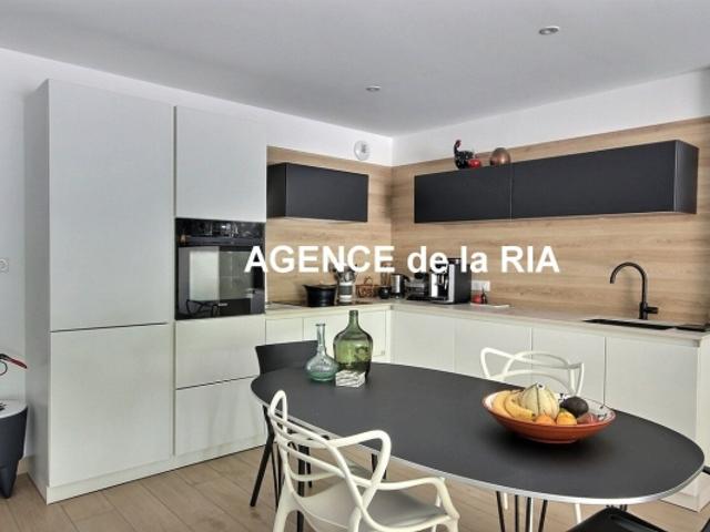 APPARTEMENT T3 2 chambres à deux pas du Port