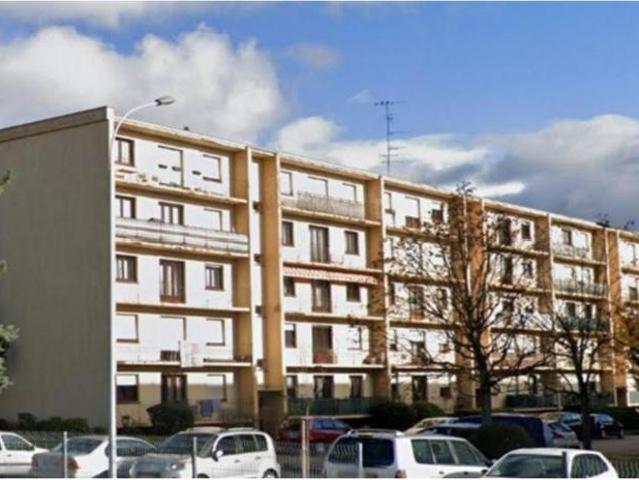 Appartement T3 2 chambres, 2 balcons, places de parking, 4ieme étage sans ascenseur