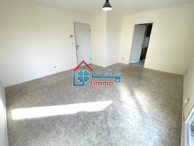 APPARTEMENT T3 TERRASSE PARKING