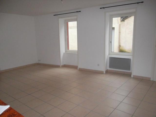 APPARTEMENT T3 A LOUER A LE COTEAU AVENUE DE LA LIBERATION