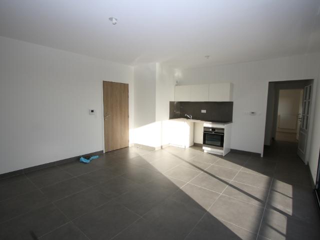 Appartement T3 à louer à SAINT JEAN DE BRAYE