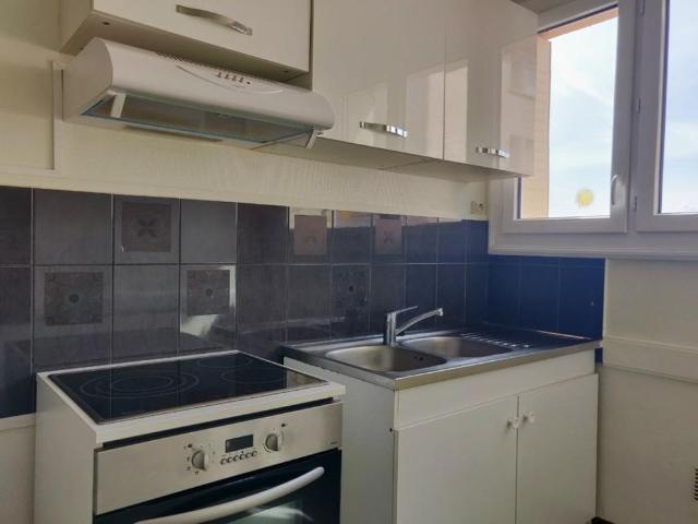 APPARTEMENT T3 A LOUER A ROANNE AVENUE DE PARIS