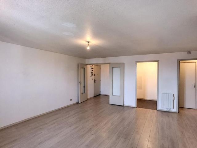APPARTEMENT T3 A LOUER A ROANNE FAUBOURG CLERMONT