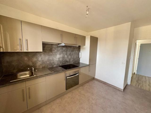 APPARTEMENT T3 A LOUER A RIORGES MAIRIE