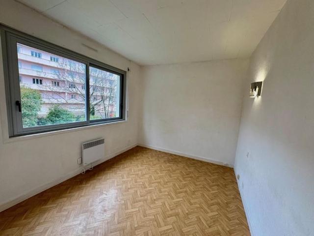 APPARTEMENT T3 A LOUER A RIORGES MAIRIE