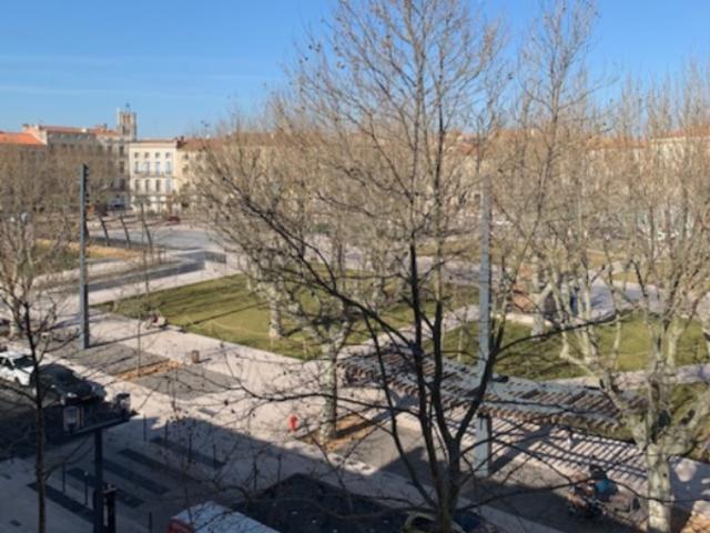 Appartement T3 à louer Béziers centre 83 m2 vue place Jean Jaurès