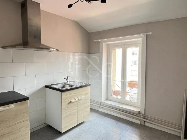 APPARTEMENT T3 A LOUER LYON 3EME ARRONDISSEMENT 71.95 m2 1 015 € charges comprises par mois
