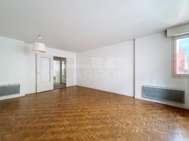 APPARTEMENT T3 A LOUER LYON 2EME ARRONDISSEMENT 70.5 m 2 1 309 €