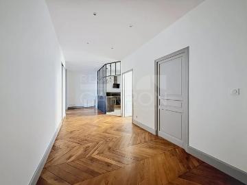 APPARTEMENT T3 A LOUER LYON 2EME ARRONDISSEMENT 83.73 m 2 1 637 €