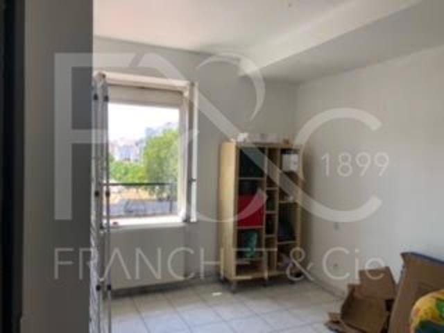 APPARTEMENT T3 A LOUER LYON 7EME ARRONDISSEMENT 60.85 m2 858 € charges comprises par mois