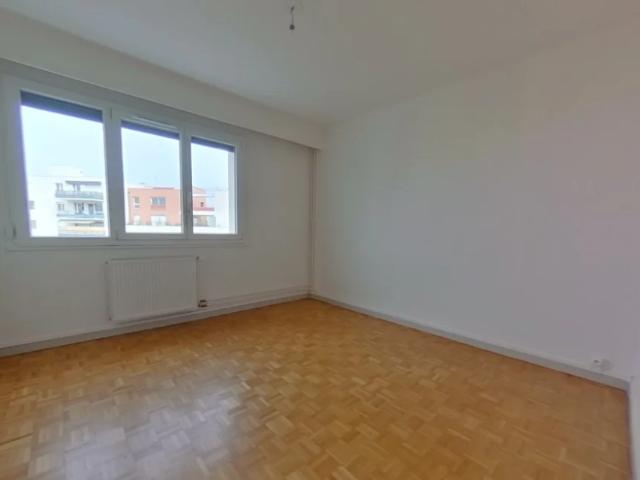 APPARTEMENT T3 A LOUER LYON 8EME ARRONDISSEMENT Mairie 75.72 m2 1 090 € charges comprises par mois: Immobilier LYON 8EME ARRONDISSEMENT | Agence immobilière à Lyon Galyo