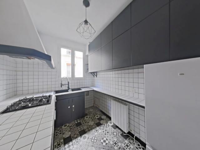APPARTEMENT T3 A LOUER PARIS 17EME ARRONDISSEMENT 60.06 m2 2 034 € charges comprises par mois: Immobilier PARIS 17EME ARRONDISSEMENT | Perenium, agence immobilière à Paris – administration de biens et gestion locative