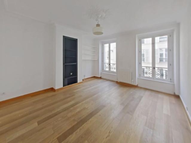 APPARTEMENT T3 A LOUER PARIS 17EME ARRONDISSEMENT 60.06 m 2 034 €