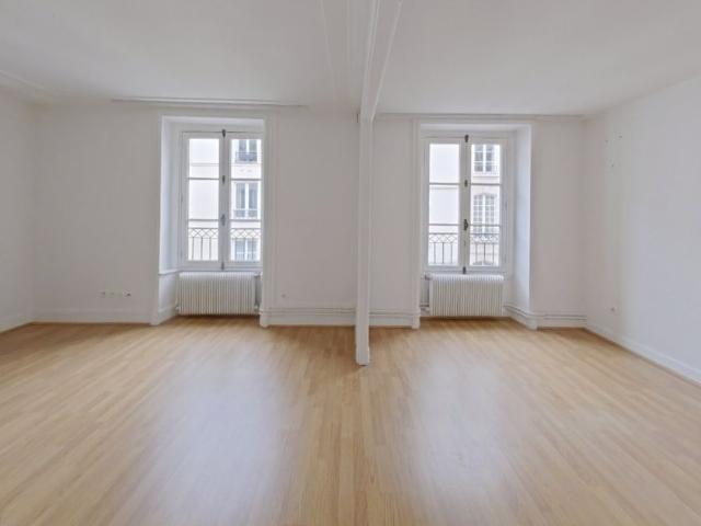 APPARTEMENT T3 A LOUER PARIS 1ER ARRONDISSEMENT 64.19 m 2 437 €