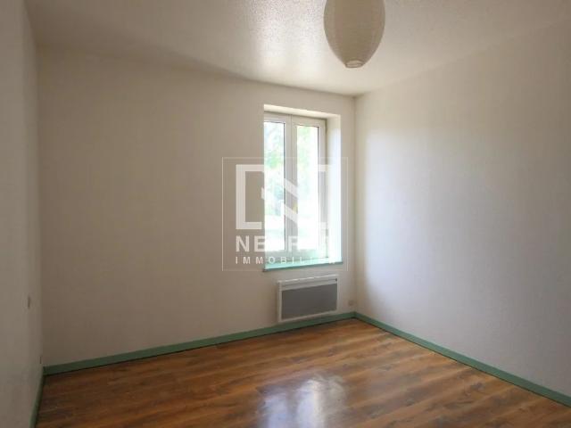 APPARTEMENT T3 A LOUER PIERRE DE BRESSE 75 m2 585 € charges comprises par mois: Immobilier PIERRE DE BRESSE | Neyrat Immobilier