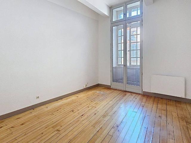 Appartement T3 à louer Place nationale
