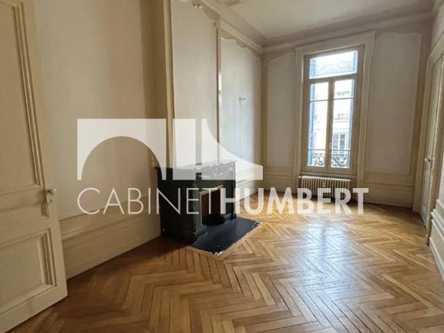 APPARTEMENT T3 A LOUER ST ETIENNE CENTRE VILLE