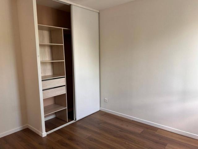 Appartement T3 à proximité immédiate de la gare de Plaisir Grignon