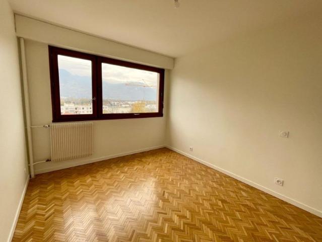 Appartement T3 à ST EGREVE