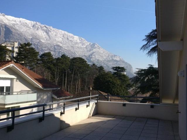 appartement t3 à st egreve ref ges10940066 900 agence delphine teillaud