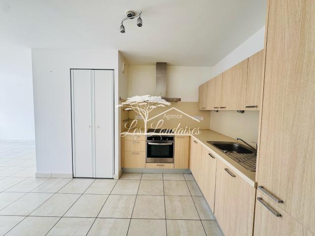 Appartement T3 à vendre à Hyères Centre ville Dernier étage avec terrasse, ascenseur et garage