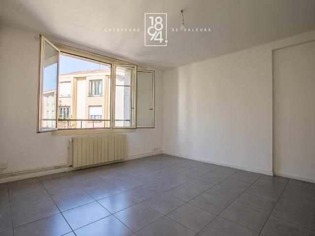 Appartement T3 à vendre Marseille 5ème 13005 I 54 m2 I Balcon I Jeanne d'arc I